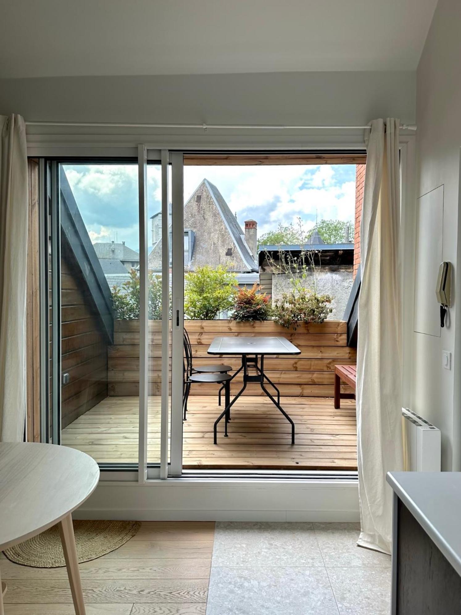 Ferienwohnung Ecrin De Calme Avec Terrasse Chambéry Exterior foto